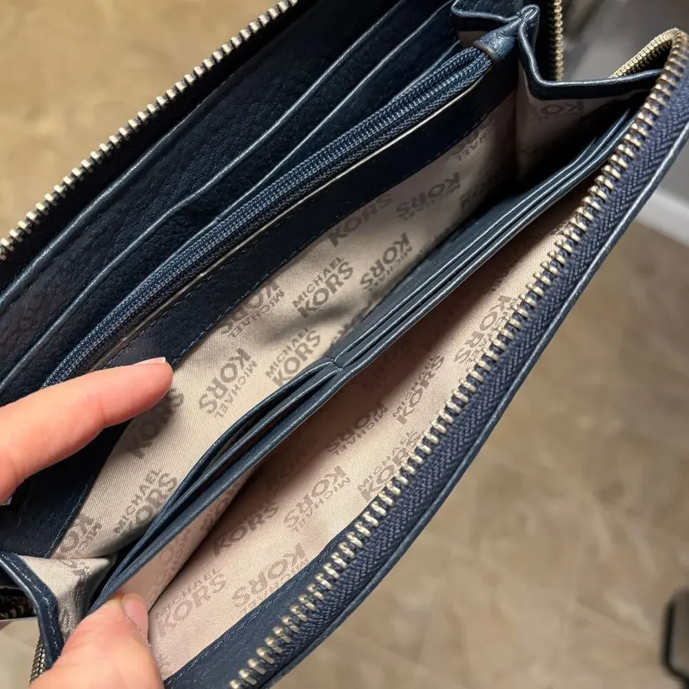 Michael Kors Jet Set Navy Blue Zip Around Long Continental Wallet EUC - Picture 10 of 16